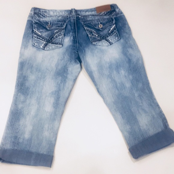 Rue 21 Crops 9/10 - Picture 4 of 7